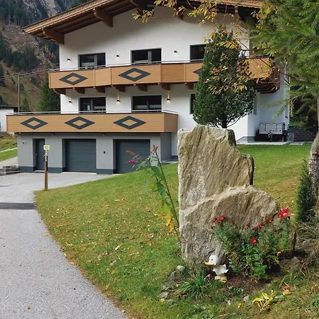 Haus Aloisia - Mit Bergblick Im Naturpark Zillertal Appartamento